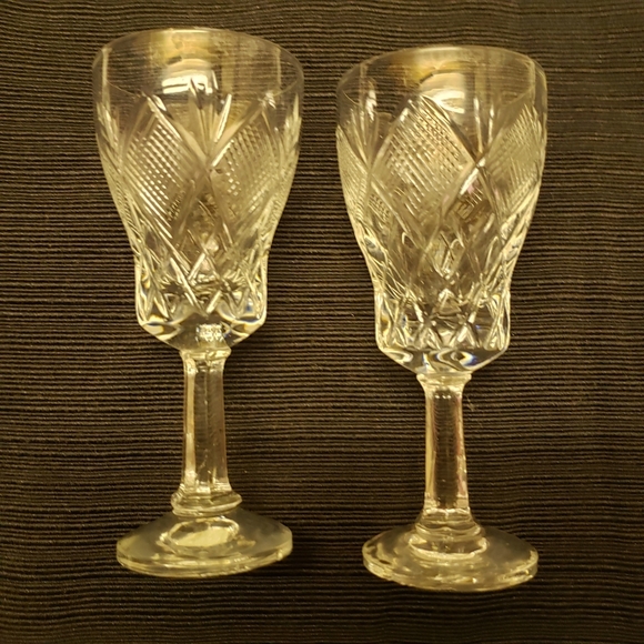 Vtg Clear Cut Crystal Pedestal Footed Wine Glasses - Picture 4 of 8